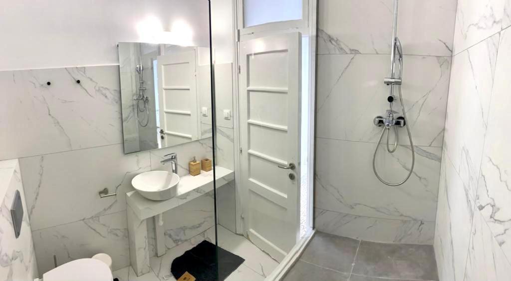 Modern 3Br Maisonette With Garden 10 Min From Acropolis Aten Exteriör bild